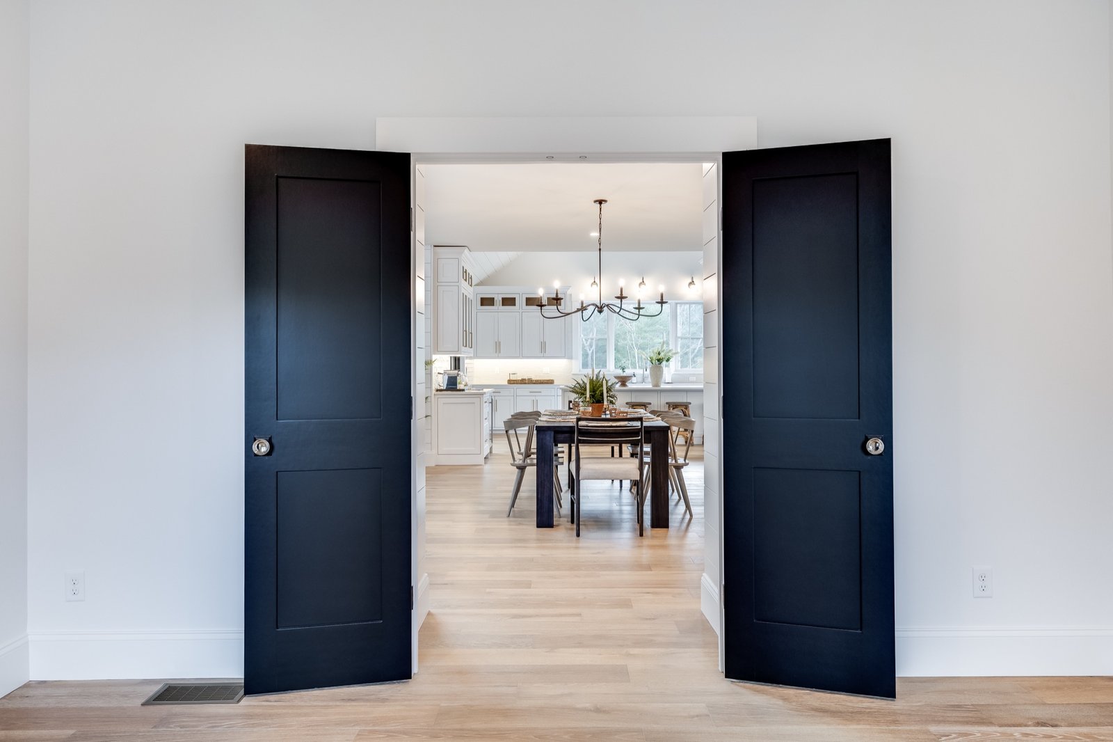 Bedroom closet and finishes