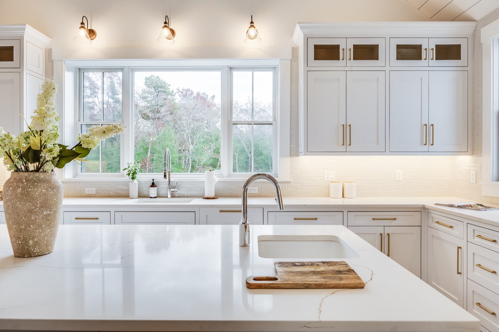 Kitchen backsplash and countertops